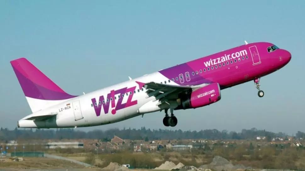  Pasageri români ținuți la sol de restricțiile de zbor impuse de Germania. CE spun oamenii