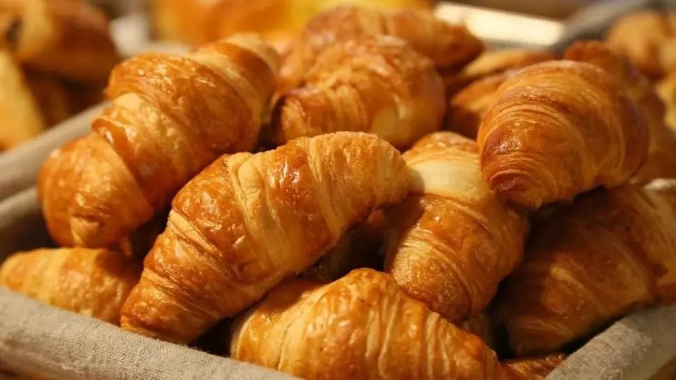 De ce NU este bine să mănânci dimineața produse de patiserie. Sigur NU știai asta