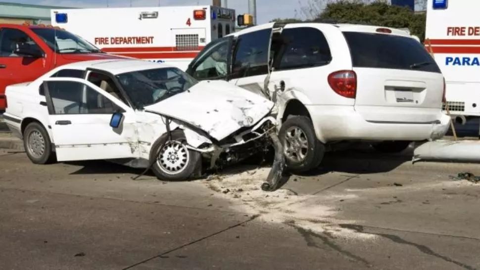 Roșu de la ASF, prins că se închină la ”minunea dumnezeiască” de la Euroins!