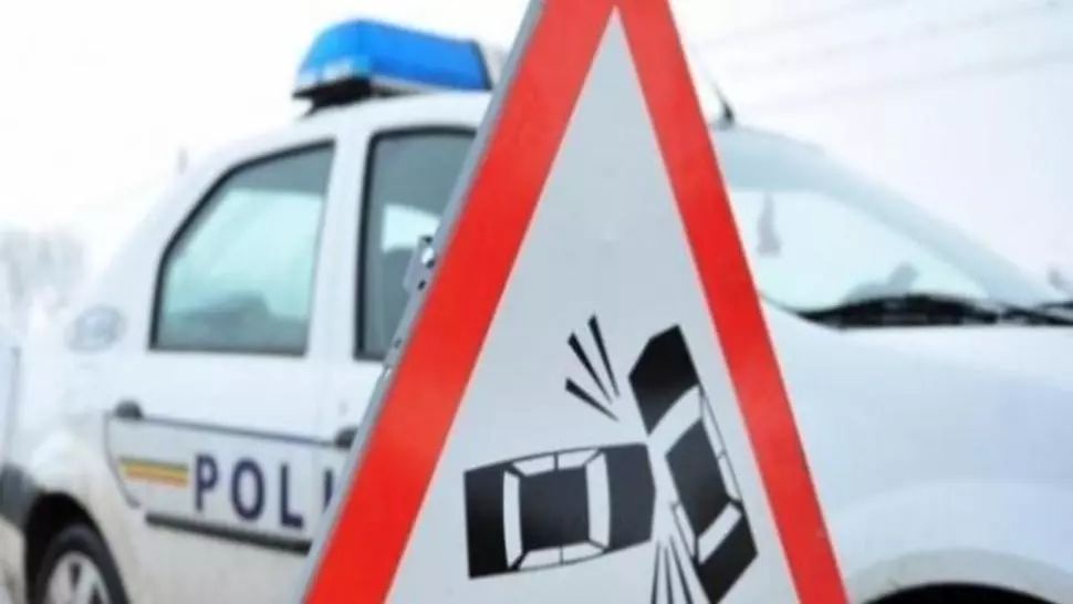 Șofer beat, implicat în producerea unui accident rutier, în Dâmbovița. O persoană rănită