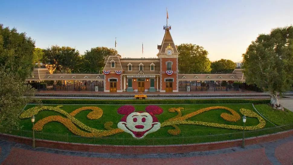 Disneyland se redeschide din 17 iulie