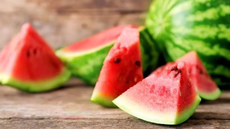 Top 5 cele mai bune fructe de consumat pe timpul verii