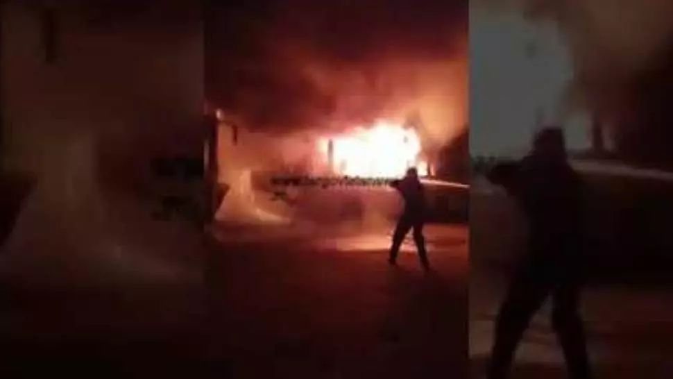 Trei autobuze au luat FOC în Târgoviște! Anchetă URIAȘĂ și dosar penal pentru distrugere prin incendiere