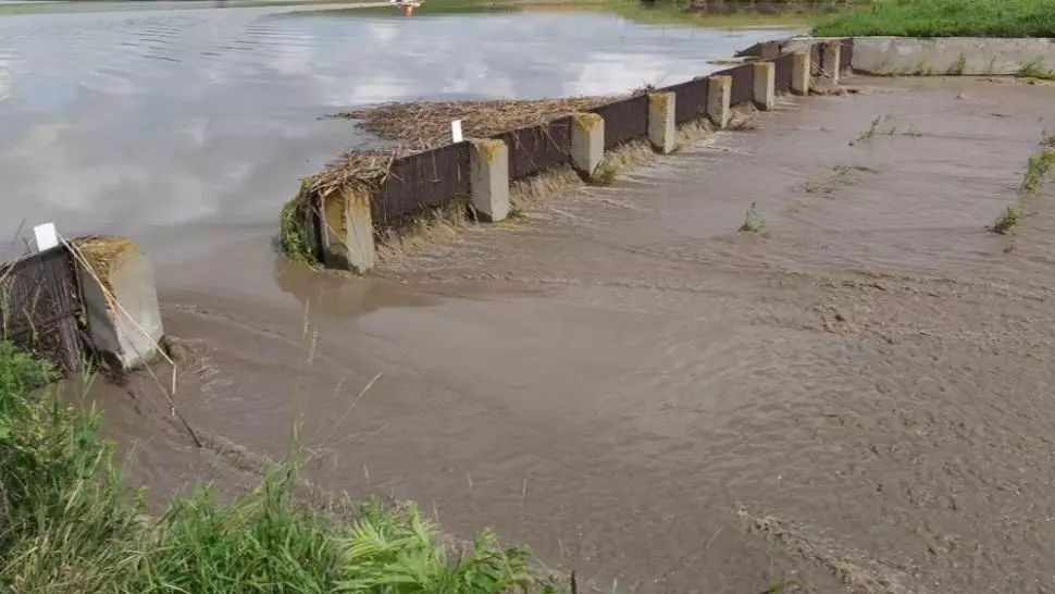 Botoșani: Bărbat căutat într-un iaz umflat de viitură