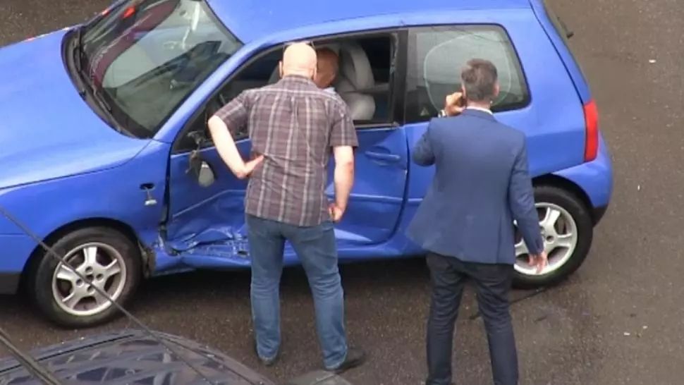 FOTO Prefectul județului Constanța, implicat într-un accident rutier! O persoană a fost rănită