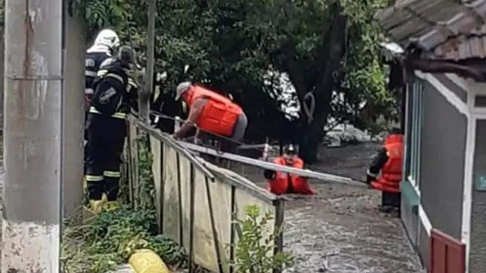 România, măturată de ape: cod portocaliu de inundații