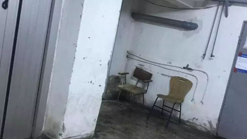 Imagini de groază într-un spital din țară: mizerie, mucegai și pisici 