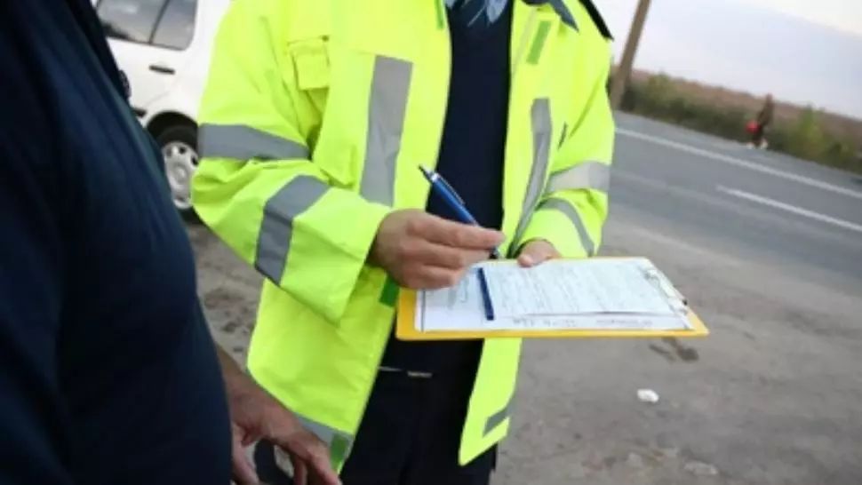 Polițist din Alba, trimis în judecată pentru luare de mită