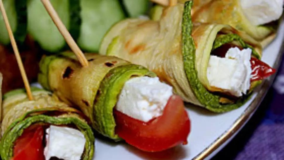 Rulourile din dovlecei, cele mai simple și bune APERITIVE