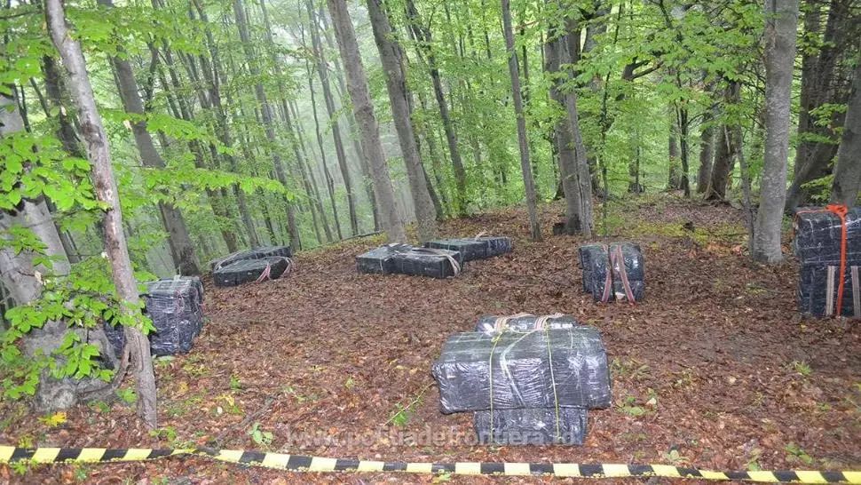 Acțiune în forță, contrabandiști de țigări goniți cu focuri de armă, la granița cu Ucraina FOTO