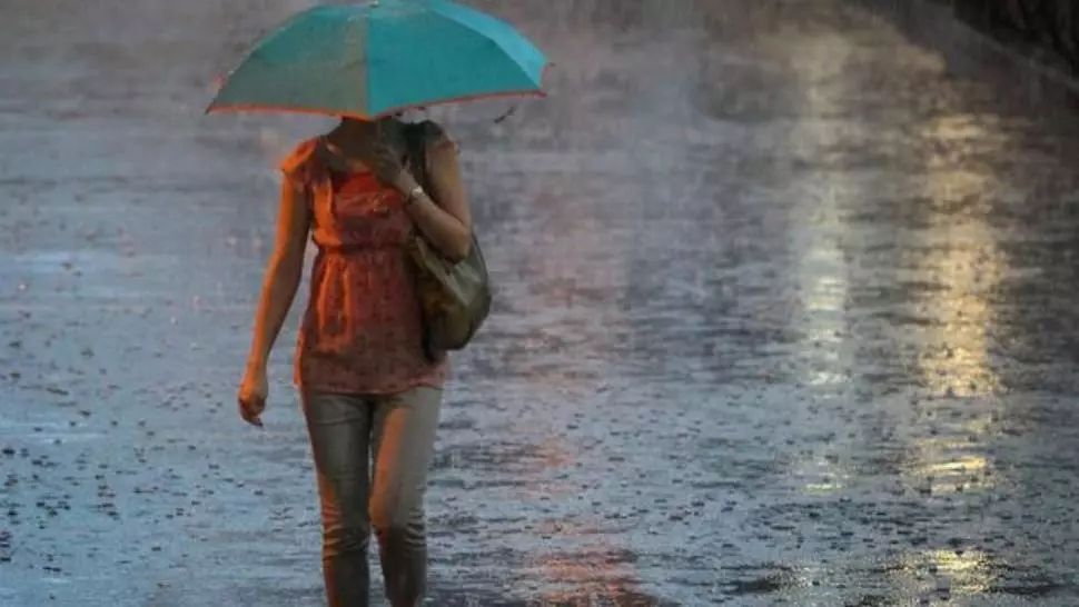 COD PORTOCALIU de vreme rea pentru 34 de județe: ploi torențiale și vijelii 