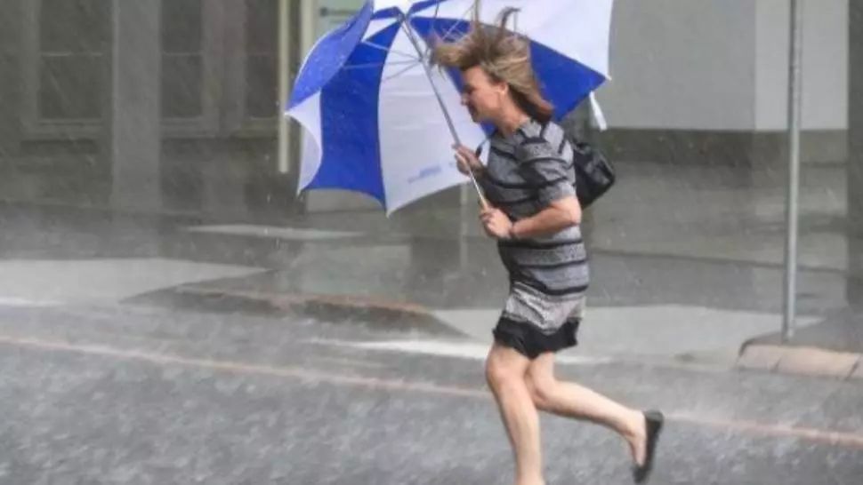 AVERTIZARE de ploi torențiale, în mai multe județe, până vineri dimineață