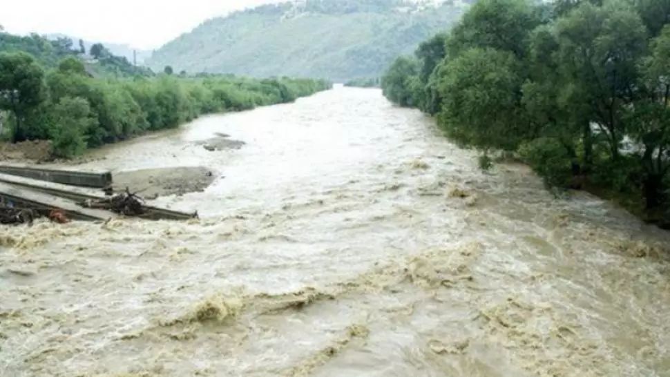 Cod galben de viituri până marţi, la miezul nopţii. Unde vor lovi inundațiile