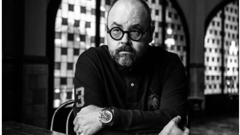Un important scriitor spaniol, tradus în peste 40 de limbi, a pierdut lupta cu cancerul. Carlos Ruiz Zafón s-a stins din viață la doar 55 de ani