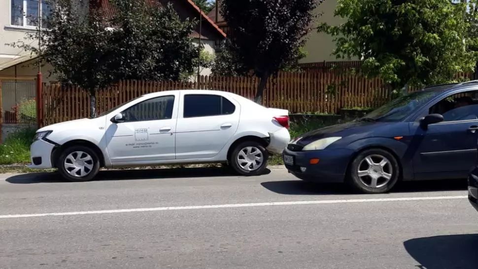 Maramureș: Patru autovehicule, implicate într-un accident în Sighetu Marmației! Două persoane au ajuns la spital