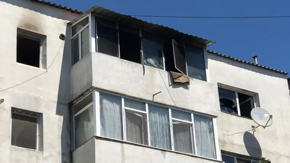 Incendiu într-un bloc din Fetești. O femeie de 81 de ani a decedat