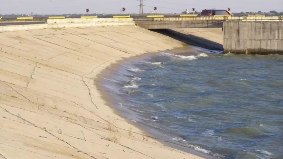 23 de cetățeni străini, ascunși într-o autoutilitară, descoperiți de polițiștii de frontieră. Află UNDE voiau să ajungă