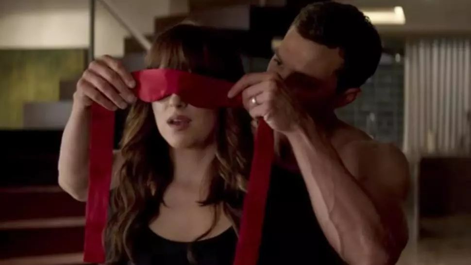 A ajuns la spital, după ce a încercat să reproducă o scenă explicită din "50 Shades of Grey"