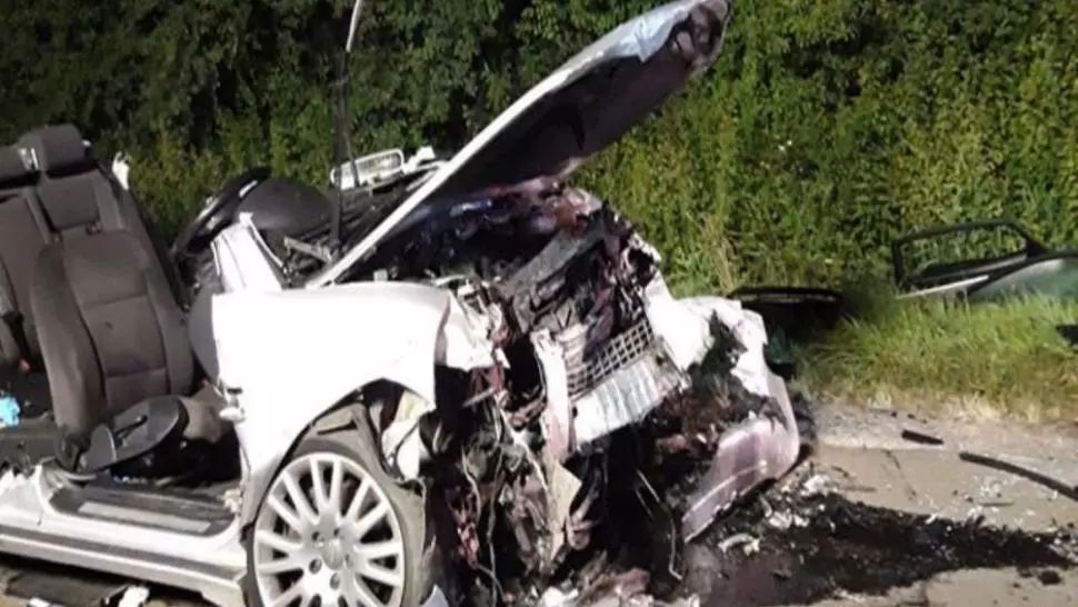 FOTO/Mesajul Poliţiei Române după accidentul cu patru morți din Sălaj: "Aşa arată o maşină cu volanul pe dreapta"