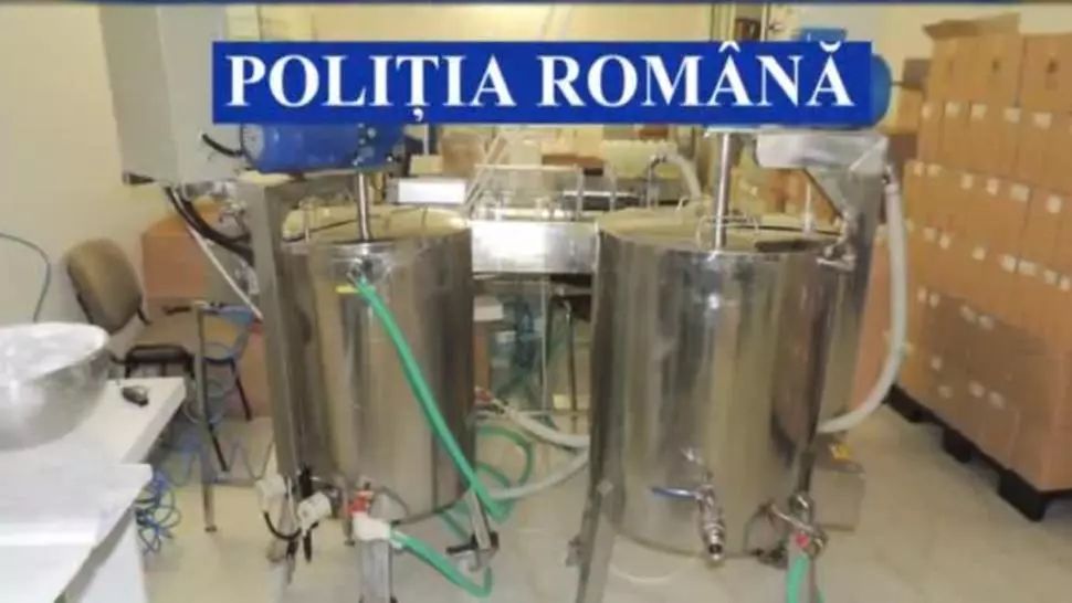 Percheziții la o fabrică de biocide CONTRAFĂCUTE din Botoșani