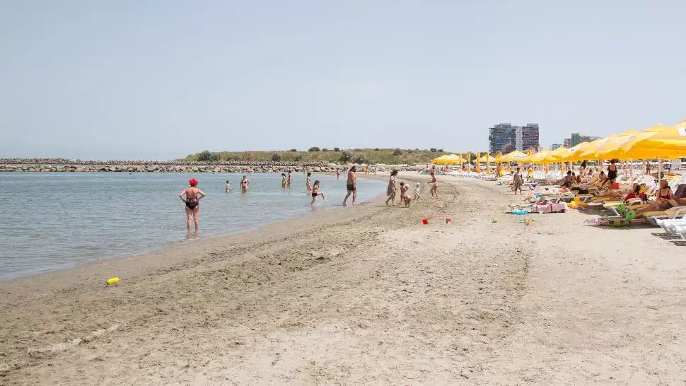 INCREDIBIL. Ce taxă trebuie să plătească cei care ajung în principalele stațiuni de la mare. Ce persoane sunt exceptate