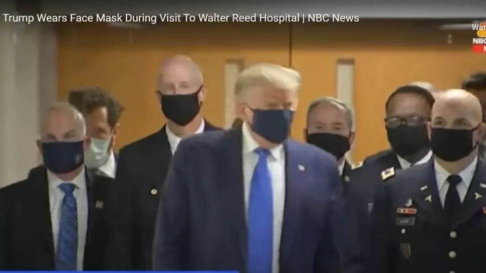 Donald Trump, cu mască în public pentru prima oară de la începutul pandemiei în SUA