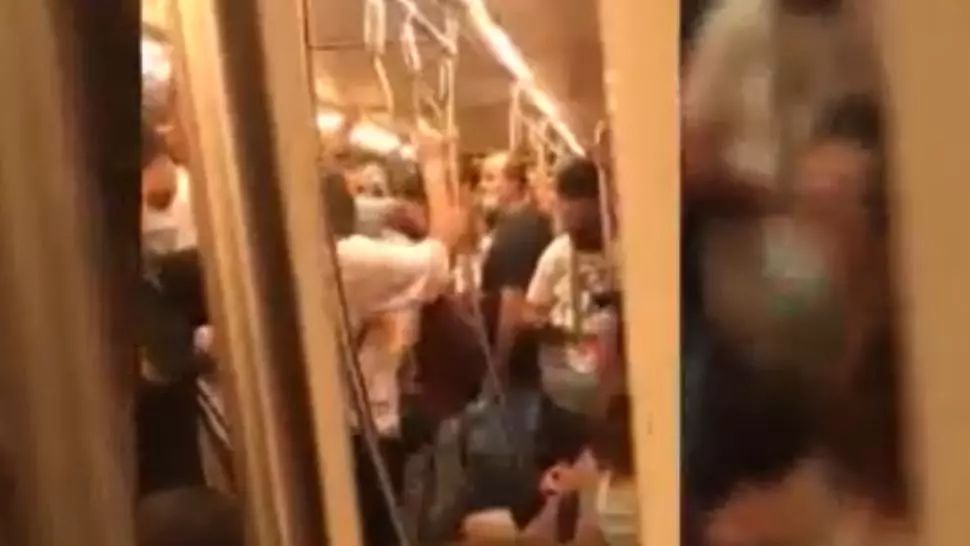 VIDEO Aglomerație la metrou. Biroul de presă Metrorex nu răspunde după program