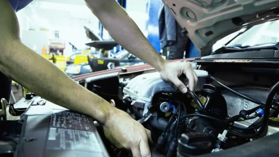 Nereguli în majoritatea service-urilor auto. Amenzi totale de peste 1,4 milioane de lei