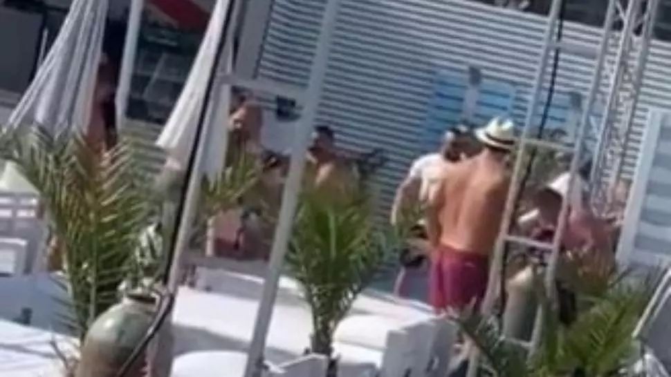 VIDEO Bătaie pe o terasă din Mamaia, 3 oameni au ajuns la spital