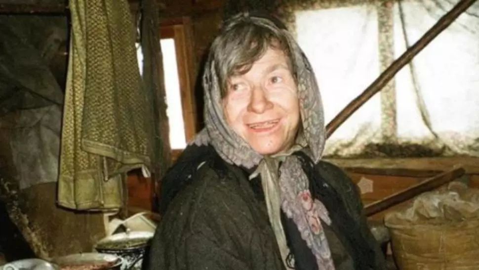 Povestea tulburătoare a femeii care a trăit 70 de ani într-o pădure sălbatică din Siberia. Uluitor de ce a ales IZOLAREA