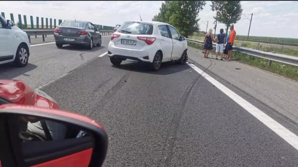Trafic îngreunat pe Autostrada Soarelui. Un carambol cu trei mașini în apropiere de Sulimanu, Călărași