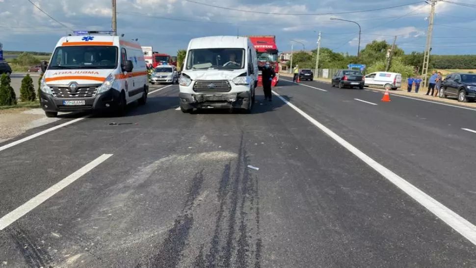 VIDEO Carambol cu opt maşini implicate, între Slatina şi Piteşti
