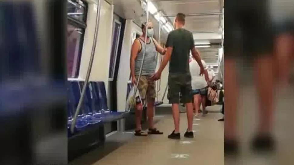 Un nou incident la metrou, cauzat de un călător fără mască