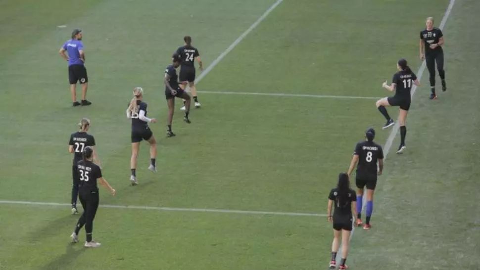 Fetele de la CSM au revenit la antrenamente după o pauză de câteva luni, iar de la începutul acestei săptămâni se pregătesc pe Arena Națională.