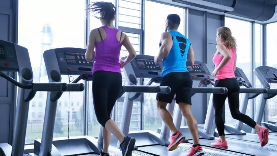 Cum să te menții în formă odată cu înaintarea în vârstă. 4 obiceiuri care te ajută să-ți tonifiezi corpul rapid după 30 de ani