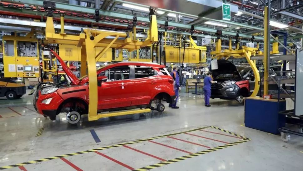 Coronavirus la Ford Craiova. Urmează o anchetă epidemiologică: mai mulți angajaţi vor fi testaţi