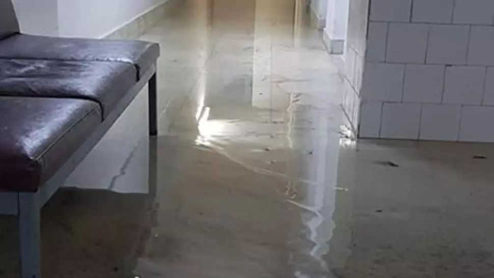 Cercetare disciplinară la Spitalul Județean Arad, după ce un medic a postat imagini cu o secție inundată în urma ploilor