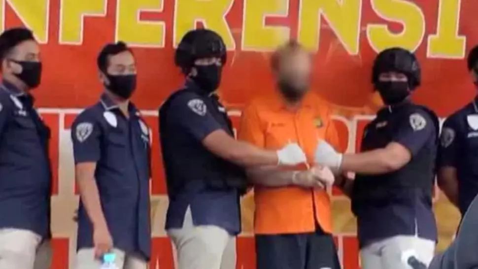 Francezul suspectat că ar fi abuzat sexual peste 300 de minore a murit în urma tentativei de sinucidere