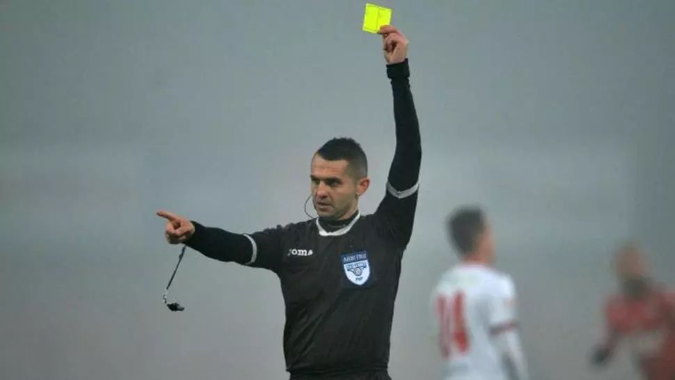 Stare de alertă în Liga 1! Un arbitru a fost depistat pozitiv cu COVID-19!