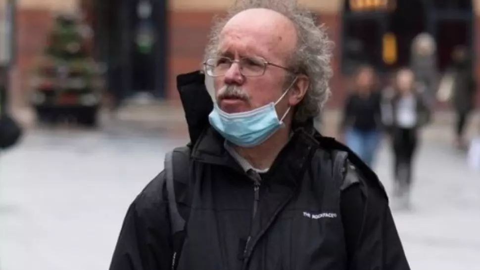 Specialist: Purtatul măștii sanitare sub bărbie, o GREȘEALĂ care ascunde multe pericole