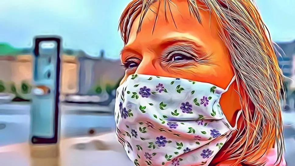 De ce trebuie purtată masca și la mare, în aer liber. Explicațiile medicilor și ale oamenilor de știință