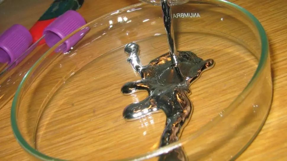 Aşa știi dacă ți s-au făcut farmece cu argint viu. Fii atent la aceste două simptome!