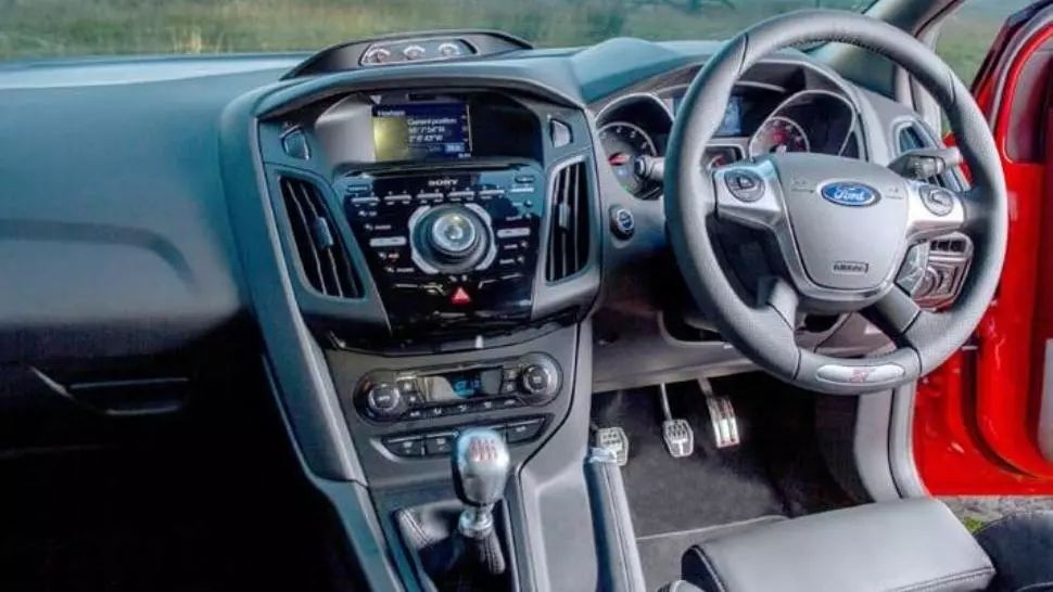 Mașinile cu volan pe dreapta din Marea Britanie nu vor mai putea fi înmatriculate în România