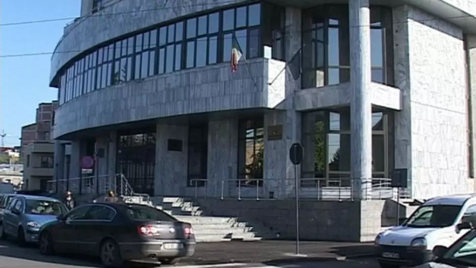 Focar de CoVID-19 la Trezoreria Ploiești