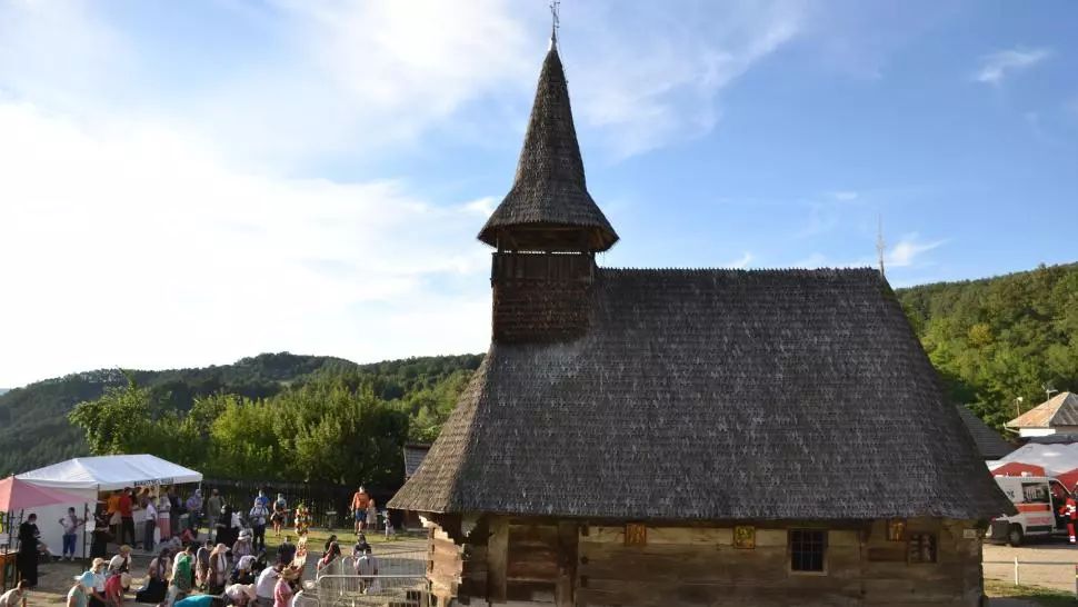 Cluj: Pelerinaj cu mii de oameni și amenzi la Mănăstirea Nicula