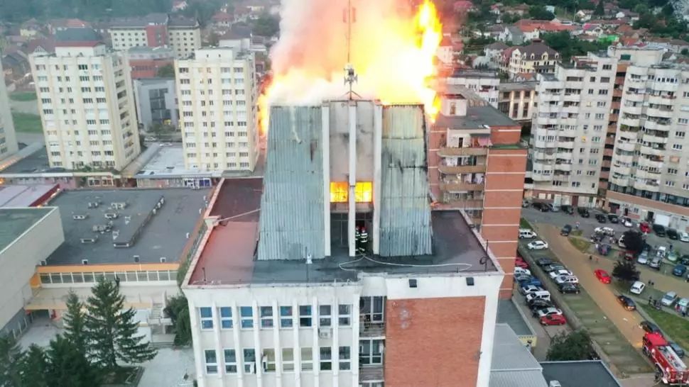 Dosar penal în cazul incendiului de la Palatul Administrativ din Reșița