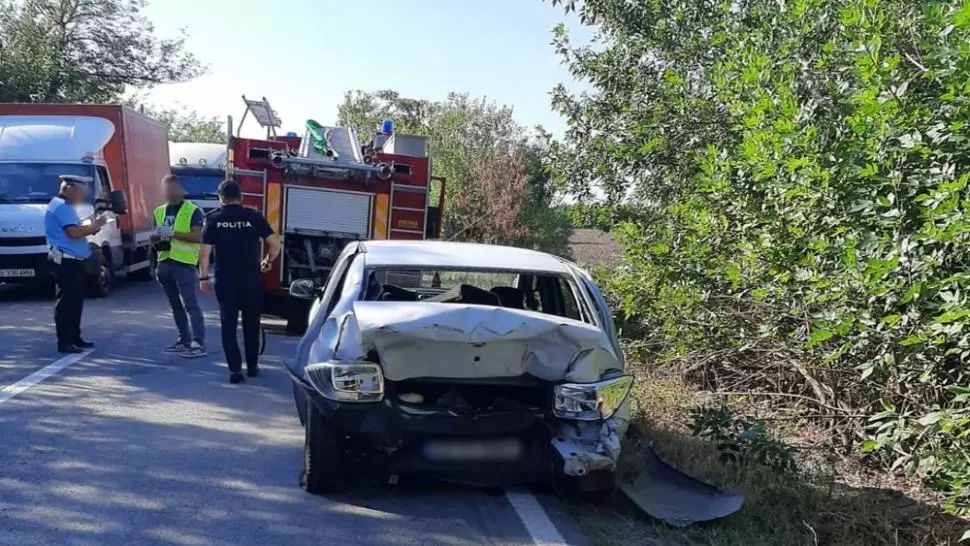  FOTO/ Accident rutier pe DN 1A, în județul Dâmbovița. Șase persoane au fost transportate la spital