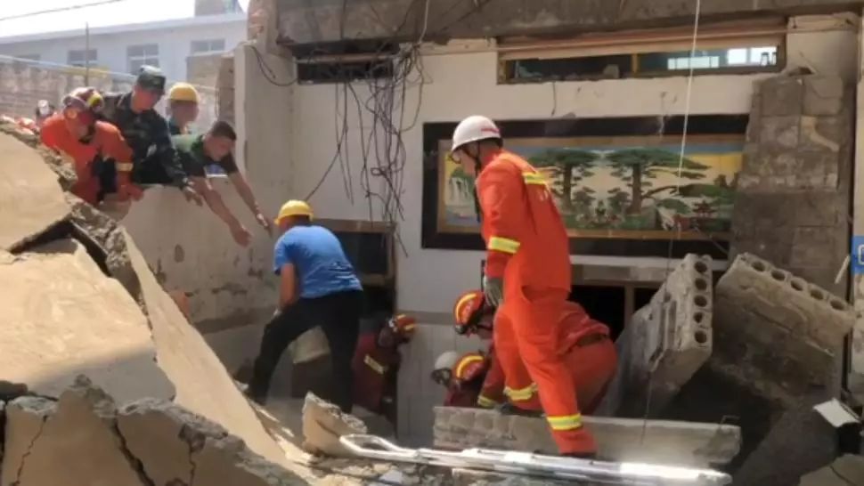 Tragedie în China. 17 morți după prăbușirea unui imobil