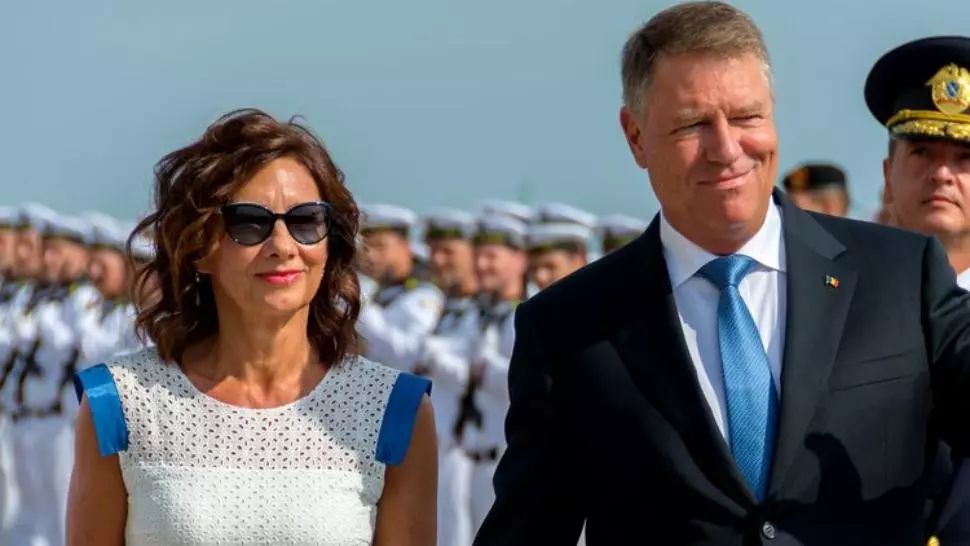 VIDEO - Klaus Iohannis: ”Concediu n-am avut, n-am fost în locații publice. Carmen va participa la începerea școlii”