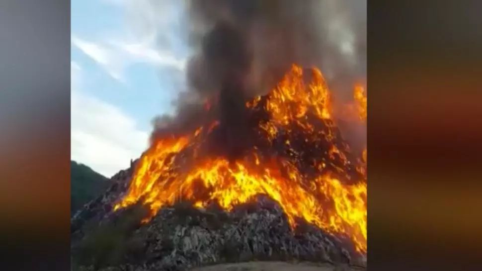 VIDEO Incendiu uriaș la groapa de gunoi a Sighişoarei. A fost emis mesaj Ro-Alert